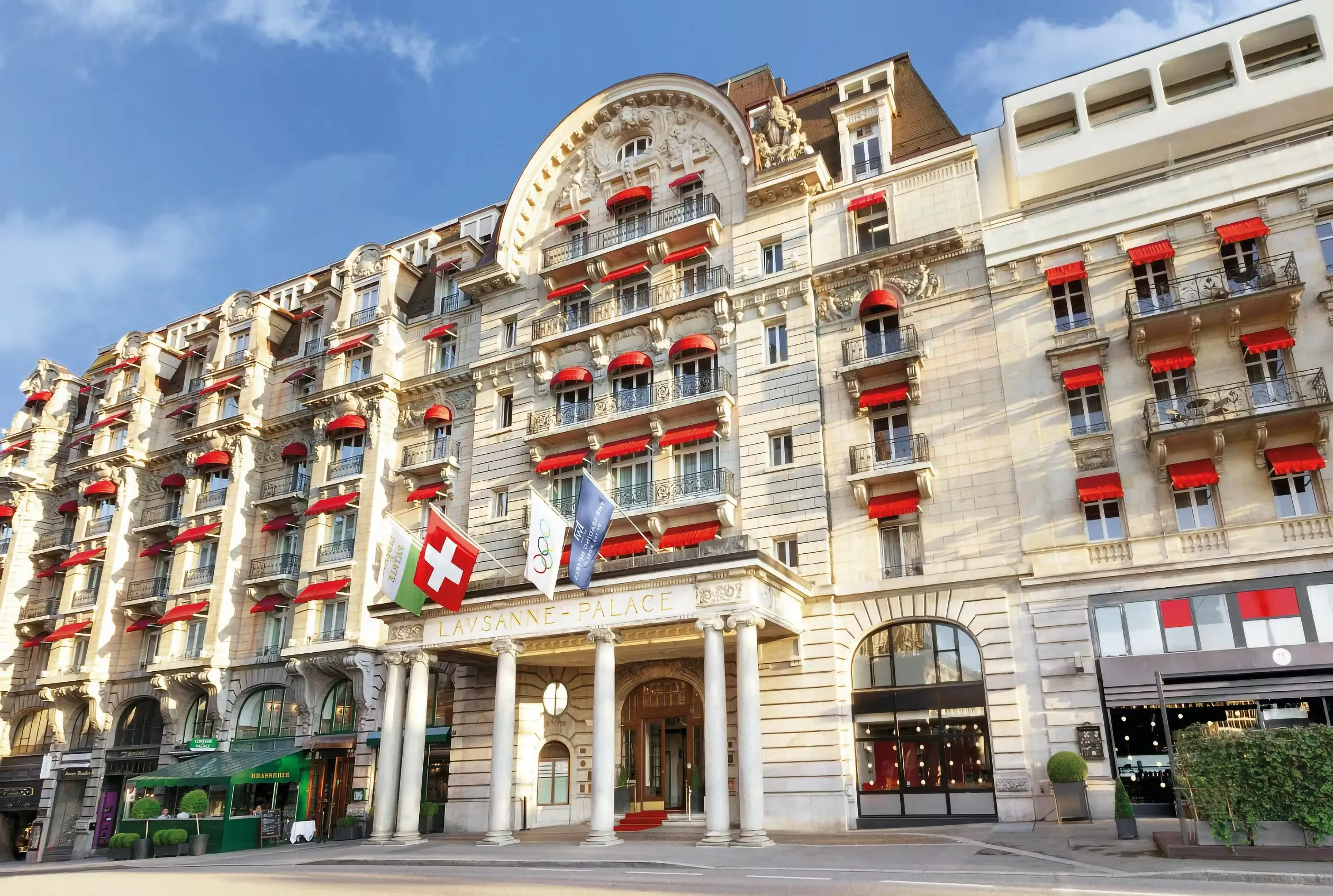 Lausanne Palace_view of the hotel entrance
